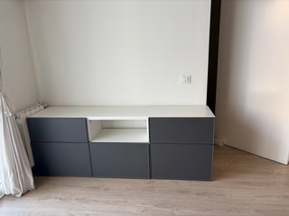 Mueble TV aparador Besta Ikea Gris y Blanco
