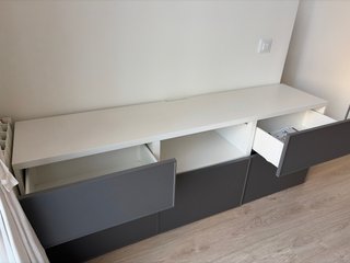 Mueble TV aparador Besta Ikea Gris y Blanco