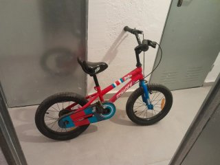 Bicicleta infantil roja imaginarium