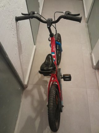 Bicicleta infantil roja imaginarium