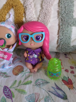 Lote de 2 muñecas Bellies con accesorios