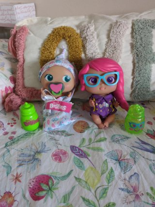 Lote de 2 muñecas Bellies con accesorios