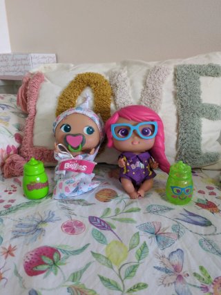 Lote de 2 muñecas Bellies con accesorios