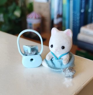 Set de Bebé Gato + Columpio Sylvanian Families