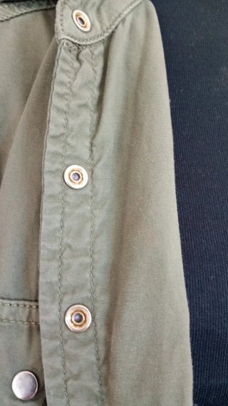 Camisa Stradivarius verde militar