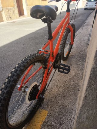 Bicicleta  ATRACTOR Naranja