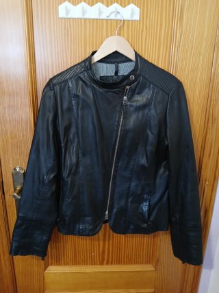 Chaqueta de cuero negra