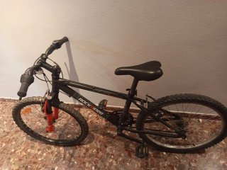 Bicicleta Rockrider 24 Negra y Naranja