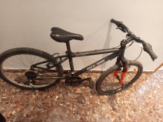Bicicleta Rockrider 24 Negra y Naranja