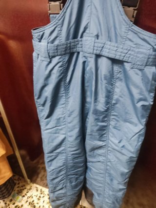 Pantalón de esquí Decathlon azul,con cinturón .