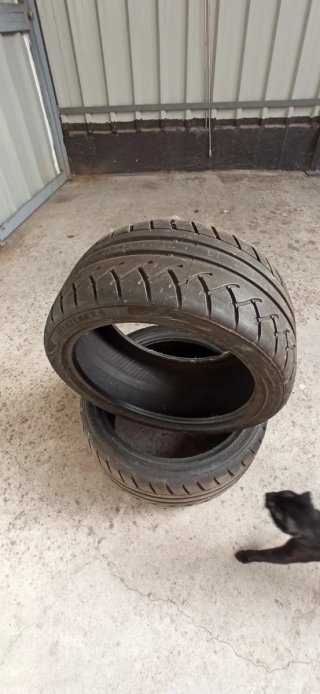 2 Semislicks WESTLAKE 265/35 R18