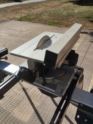 Sierra ingletadora Virutex + mesa + aspiradora