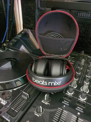 Beats Mixr Versión Monster Negro (Rapero Dr.Dree)
