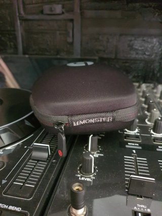 Beats Mixr Versión Monster Negro (Rapero Dr.Dree)