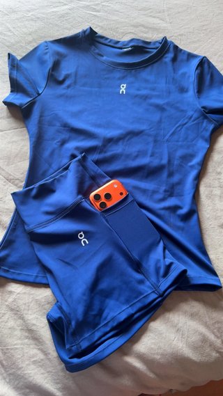Conjunto deportivo On Running azul