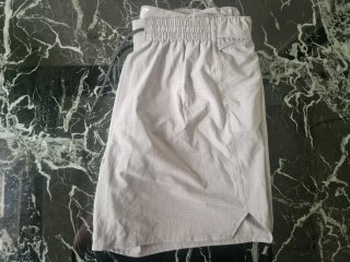 Pantalón corto hombre gris