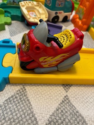 Tut Tut Bolidos VTECH Circuito y Coches