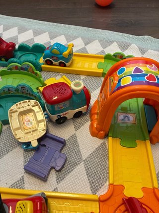 Tut Tut Bolidos VTECH Circuito y Coches