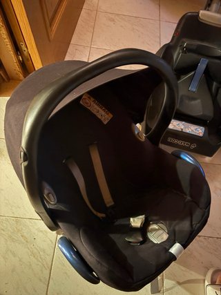 Maxi-Cosi Cabriofix + 2 bases