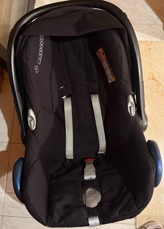 Maxi-Cosi Cabriofix + 2 bases