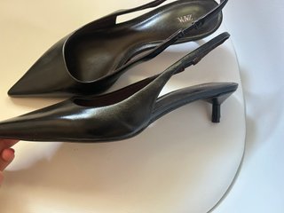 Tacones Kitten Heels Zara Negros