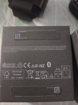 Samsung Galaxy Buds SM-R640 + Funda de regalo