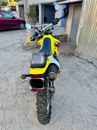 Suzuki DRZ400E Enduro Moto