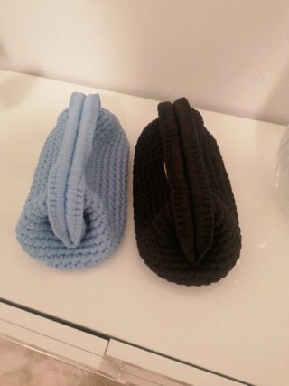 Pochette uncinetto  azzurra e nera