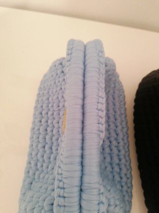 Pochette uncinetto  azzurra e nera