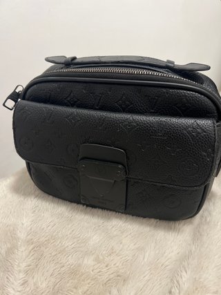 Bolso bandolera Louis Vuitton cuero negro