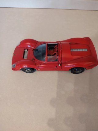 Modellino Ferrari 330 P4 Jouef Evolution 1:18