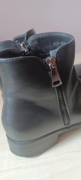 Stivali neri donna con zip