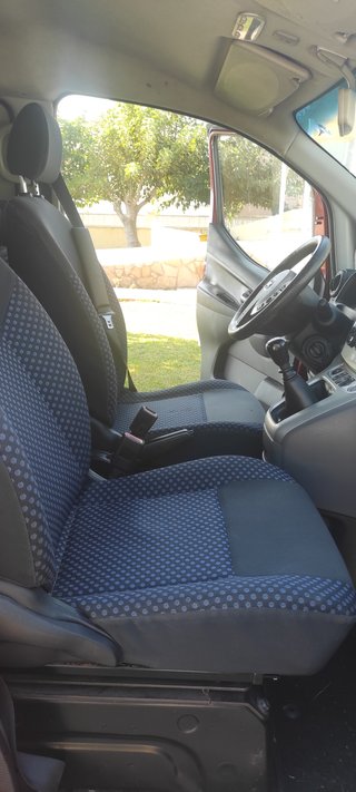 Nissan NV200 Evalia 2011