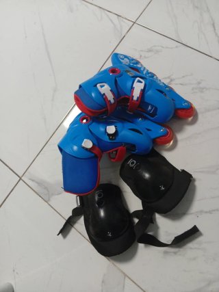 Patines en línea y protecciones infantiles28-30