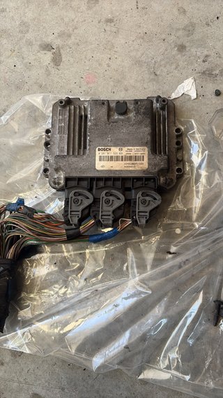 Centralita ECU Bosch Motor para Opel Nissan Renau