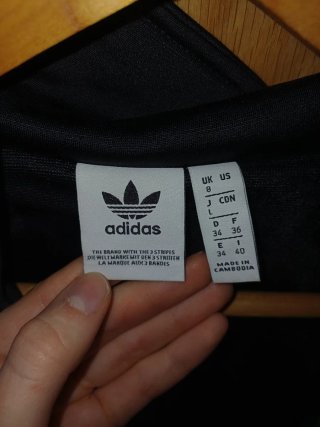 Chaqueta Adidas corta floral