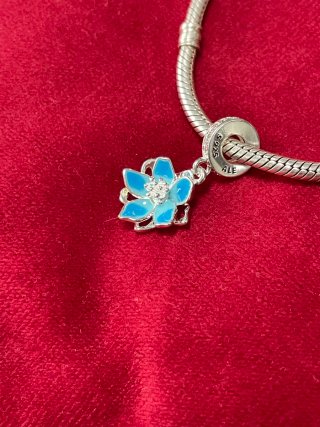 Charm Flor Azul