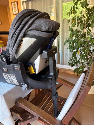 Silla coche Jane Koos junto base I-size R1