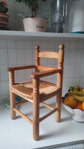 Silla infantil de madera