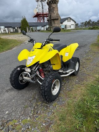 Quad Suzuki LT-Z 250 Amarillo