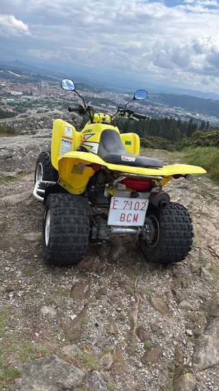 Quad Suzuki LT-Z 250 Amarillo
