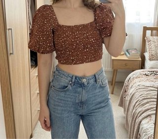 Crop top flores marrón blanco PullandBear S nuevo