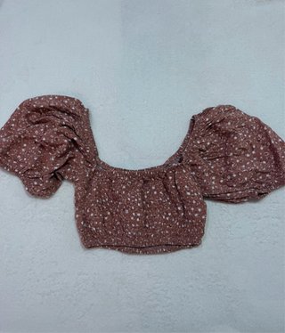 Crop top flores marrón blanco PullandBear S nuevo