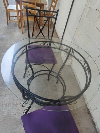 Mesa y 2 sillas forja cristal