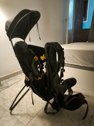 Mochila portabebés Deuter montaña