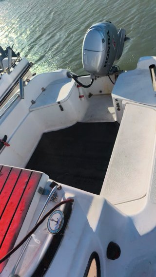 Barco con motor Honda 7,200 €