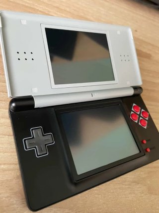 Nintendo DS Lite Custom NES