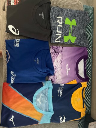 Magliette da corsa Asics, Mizuno, Under Armour Taglia L
