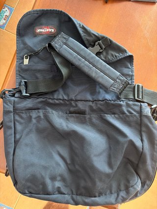 Bolso bandolera Eastpak negro