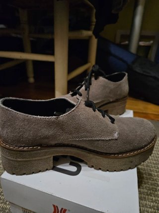 Zapatos ante gris tacón talla 37